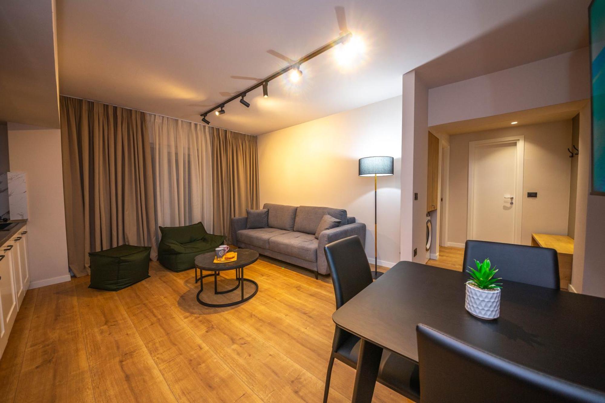 Blloku Unique Apartments 2 Tirana Esterno foto