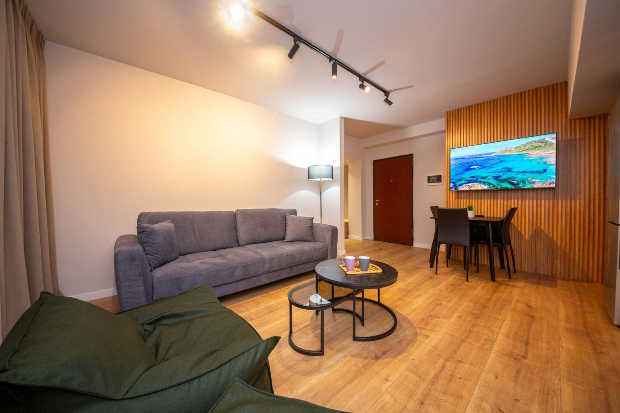 Blloku Unique Apartments 2 Tirana Esterno foto